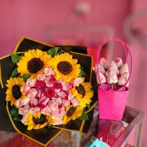 Bouquet y cartera de fresas